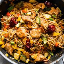 SPIECY CASHEW NUT NOODLES